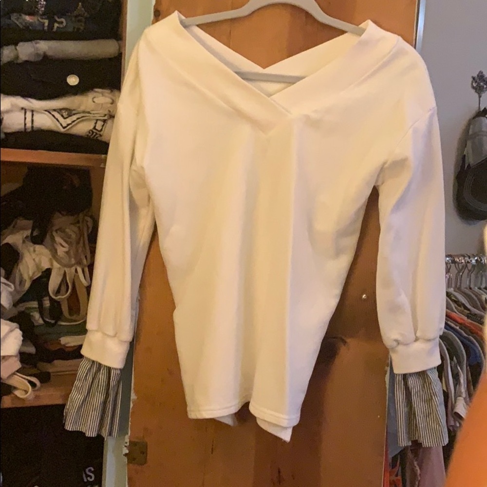 J.O.A. Los Ángeles Ruffle Cuff Sweatshirt - Picture 8 of 8